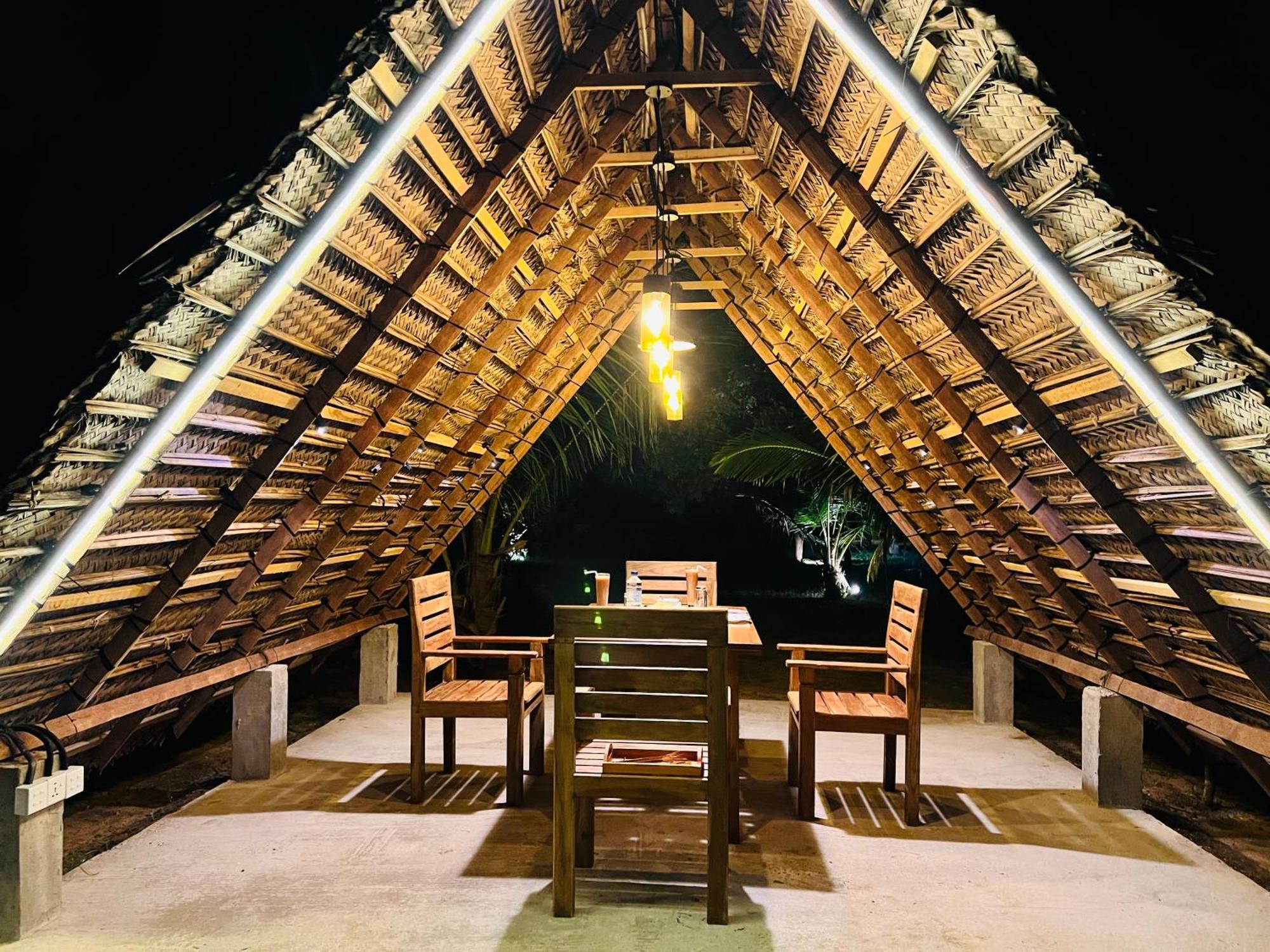 Kingfisher Beach Resort-Yala كيريندا المظهر الخارجي الصورة